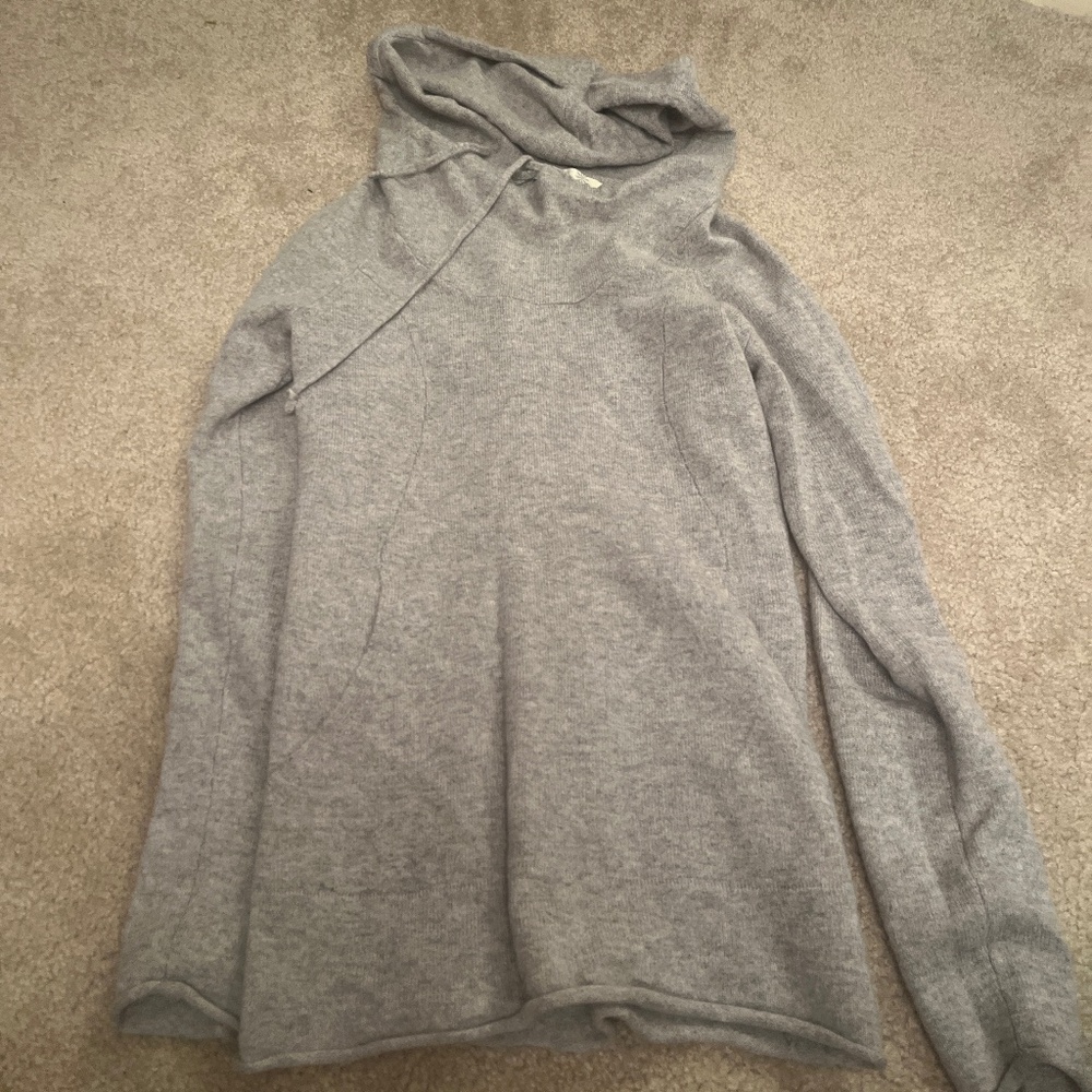 Athleta 100% cashmere sweater